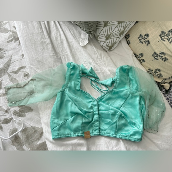 Net saree - Picture 4 of 6